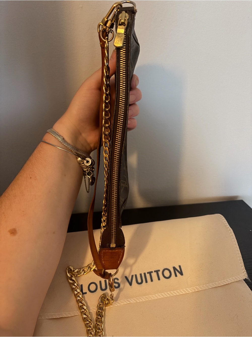 VINTAGE AUTHENTIC Louis Vuitton Pochette accessories. - Picture 9 of 11
